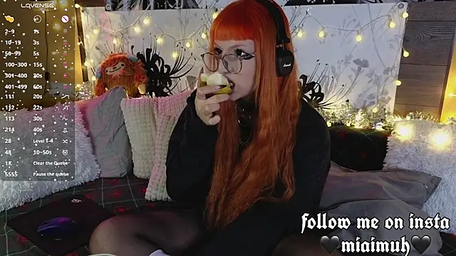 mia  yui online show from 12-20-25, 10:34