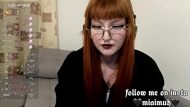 mia  yui online show from 10-23-25, 03:54