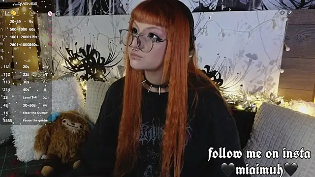 mia  yui online show from 12-18-25, 10:02