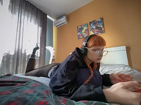 mia  yui online show from 03-11-26, 09:36