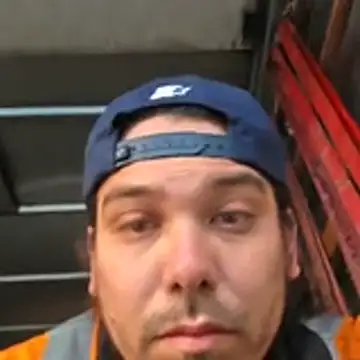 luis97fer online show from 04-16-26, 01:45