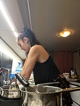 Alexandra knight online show from 09-30-25, 05:30