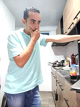 stivenlujan69 online show from 01-07-26, 03:11