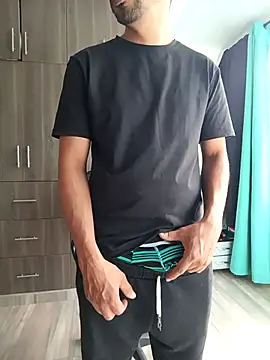 stivenlujan69 online show from 11-17-25, 01:37