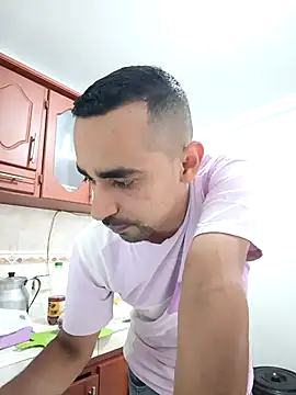 stivenlujan69 online show from 03-01-26, 06:08