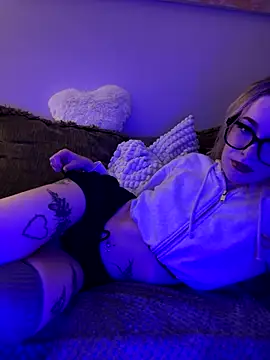 marnemzavar444 online show from 11-29-25, 09:48