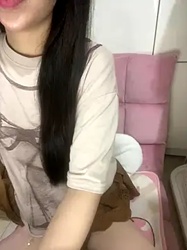 Snapshot of RubyBerry chatting on 09-15-25, 04:13 RubyBerry online show from 09-15-25, 04:13
