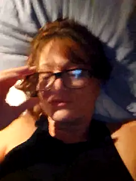 Snapshot of adrielleigh chatting on 10-15-25, 01:48 adrielleigh online show from 10-15-25, 01:48