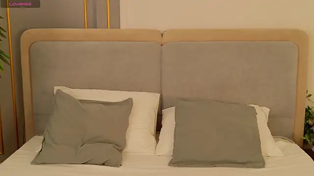 AdoraCortes online show from 03-23-26, 05:07