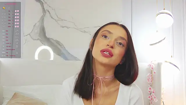 AdoraCortes online show from 11-07-25, 05:12