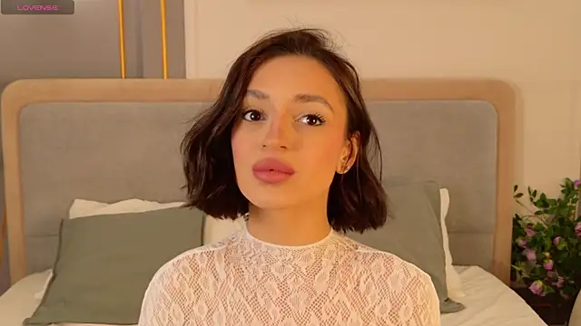 AdoraCortes online show from 04-02-26, 05:03