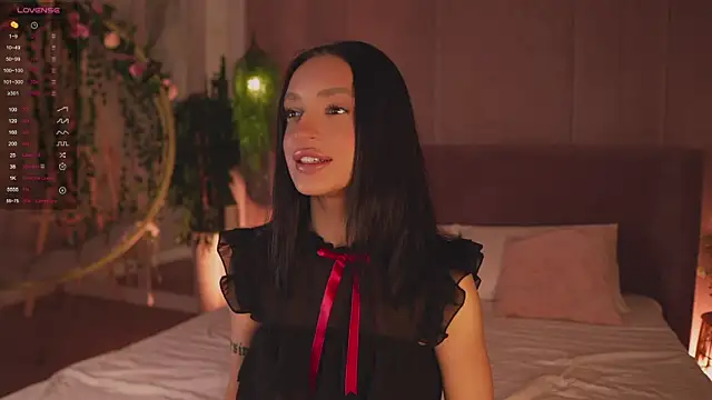 AdoraCortes online show from 11-23-25, 05:06