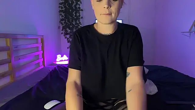 JuliaLaRousse online show from 09-21-25, 06:13