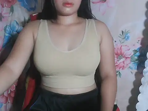 Snapshot of Katie_Winslet chatting on 10-18-25, 02:24 Katie Winslet online show from 10-18-25, 02:24