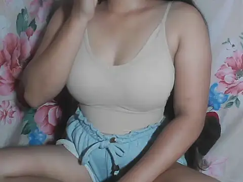 Snapshot of Katie_Winslet chatting on 10-01-25, 11:08 Katie Winslet online show from 10-01-25, 11:08