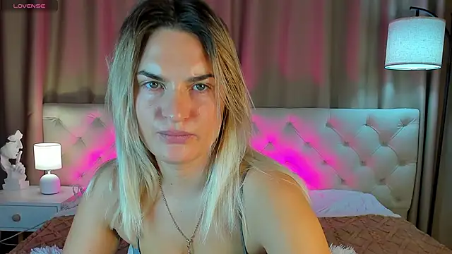 Marie Ellie online show from 10-07-25, 01:17