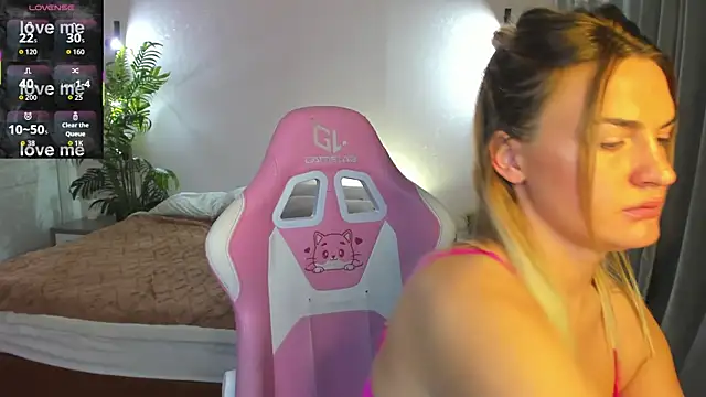 Marie Ellie online show from 11-03-25, 01:11