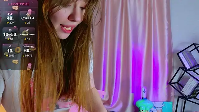 Snapshot of Moon__Bunny chatting on 05-08-26, 01:37 Moon Bunny online show from 05-08-26, 01:37