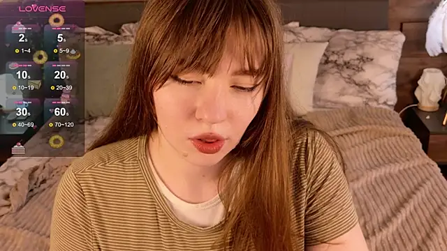 Snapshot of Moon__Bunny chatting on 05-10-26, 01:25 Moon Bunny online show from 05-10-26, 01:25
