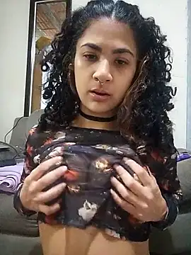 Snapshot of Camilla-23y chatting on 10-06-25, 03:08 Camilla-23y online show from 10-06-25, 03:08