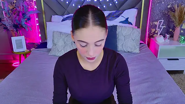 ViolaParkerss online show from 10-17-25, 05:22