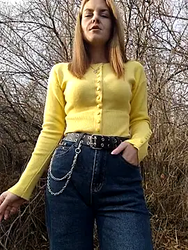 YOOUR EVAA online show from 11-20-25, 08:59