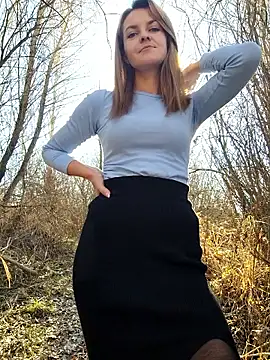 YOOUR EVAA online show from 11-18-25, 08:28