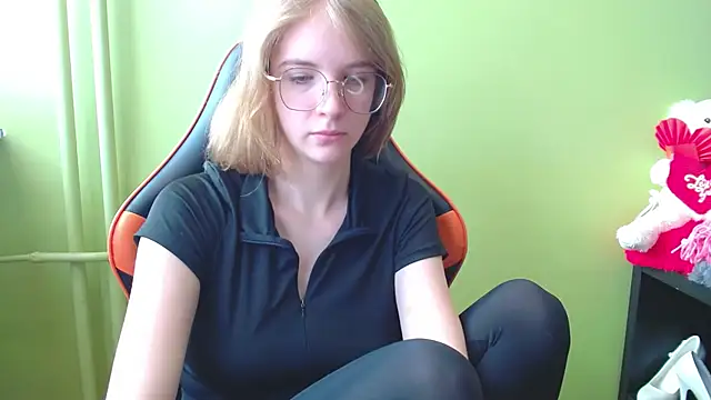 juicyPenny online show from 04-21-26, 06:20