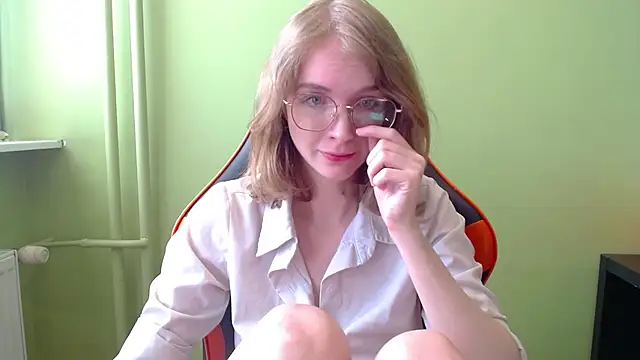 juicyPenny online show from 04-11-26, 06:21