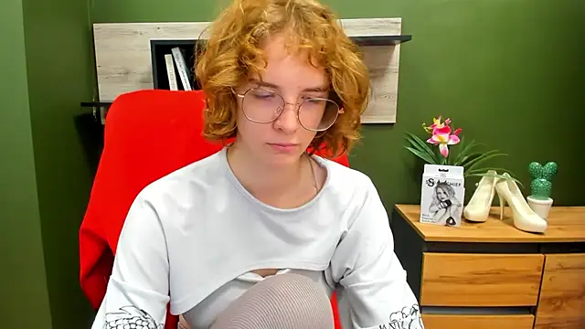 juicyPenny online show from 09-17-25, 06:26