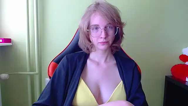 Snapshot of juicyPenny chatting on 05-19-26, 09:16 juicyPenny online show from 05-19-26, 09:16