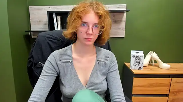 juicyPenny online show from 09-12-25, 06:24