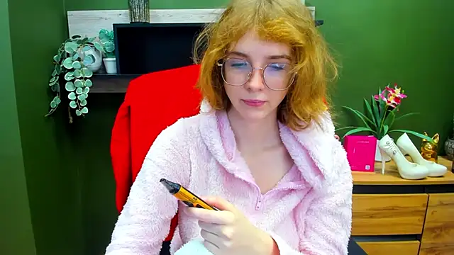 juicyPenny online show from 10-31-25, 07:27