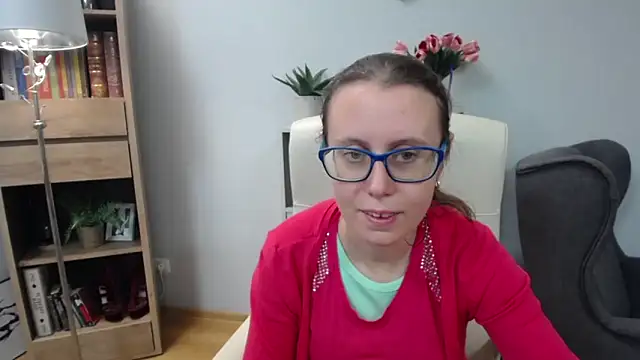 Snapshot of sweetxLizzy chatting on 06-15-26, 04:34 sweetxLizzy online show from 06-15-26, 04:34