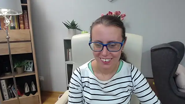 Snapshot of sweetxLizzy chatting on 07-15-26, 04:52 sweetxLizzy online show from 07-15-26, 04:52