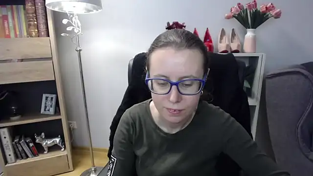 sweetxLizzy online show from 12-18-25, 05:34