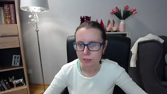 sweetxLizzy online show from 12-23-25, 05:40