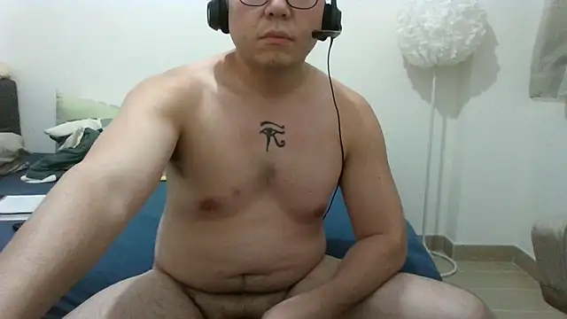 Snapshot of KaylanBMB chatting on 04-12-26, 04:21 KaylanBMB online show from 04-12-26, 04:21