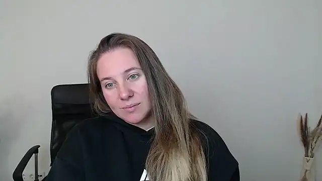 Darklure  online show from 10-31-25, 02:46