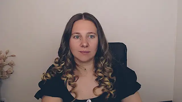 Darklure  online show from 09-19-25, 08:13