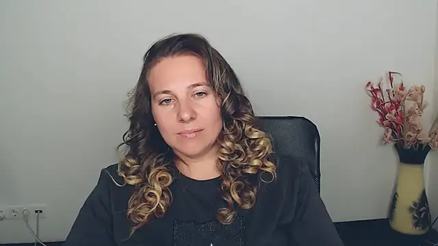 Darklure  online show from 09-12-25, 01:55