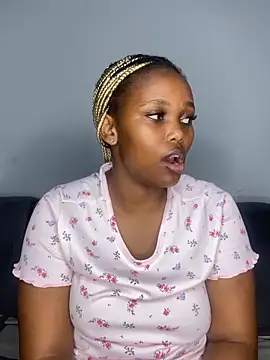 Snapshot of Abby_108 chatting on 02-13-26, 08:20 Abby 108 online show from 02-13-26, 08:20