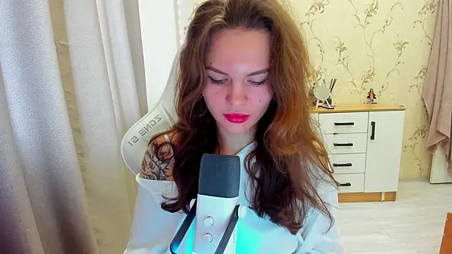 yourdreamm  online show from 10-15-25, 08:22