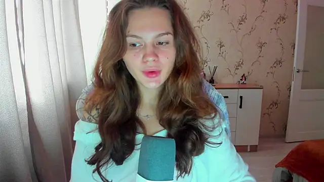 yourdreamm  online show from 10-16-25, 07:05