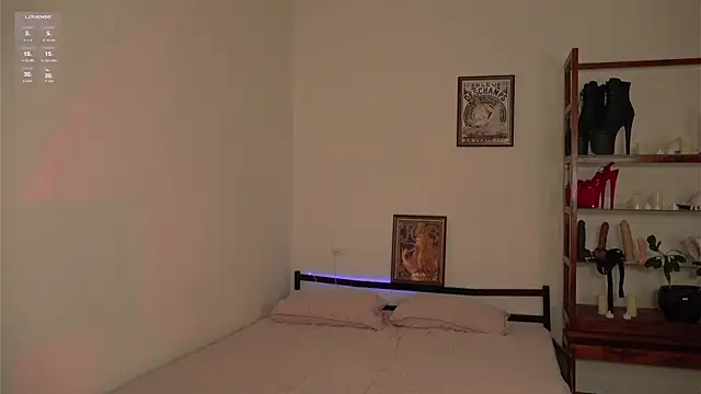 Olivia Faye online show from 10-23-25, 06:39