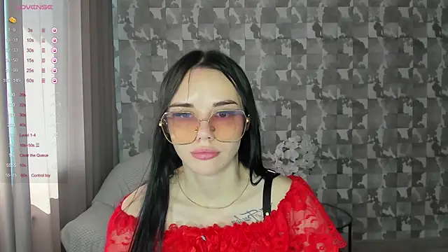 Snapshot of Kseni_a chatting on 06-12-26, 07:06 Kseni a online show from 06-12-26, 07:06