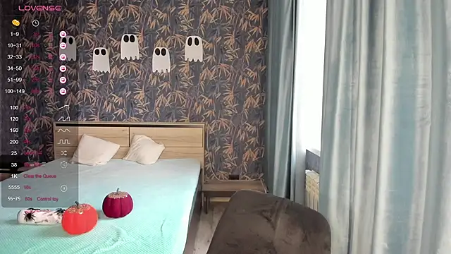 Kseni a online show from 10-29-25, 08:57