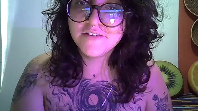 Snapshot of Blue_Liz chatting on 09-26-25, 12:12 Blue Liz online show from 09-26-25, 12:12