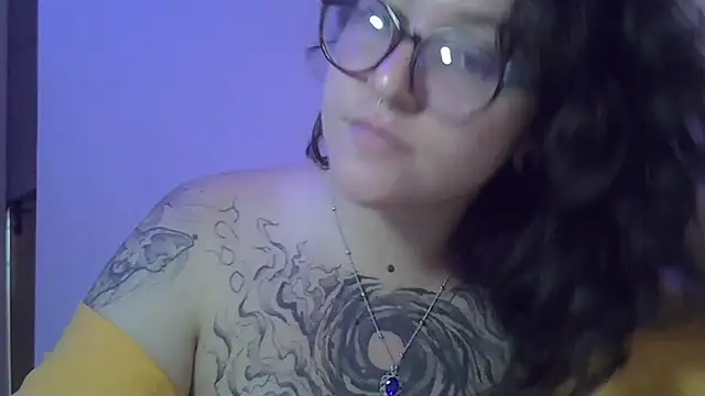 Snapshot of Blue_Liz chatting on 09-08-25, 03:11 Blue Liz online show from 09-08-25, 03:11