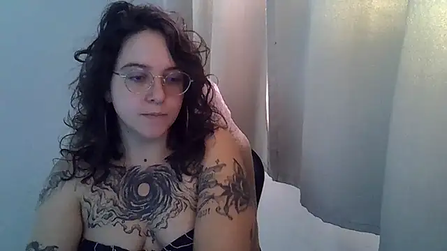 Blue Liz online show from 10-24-25, 02:49